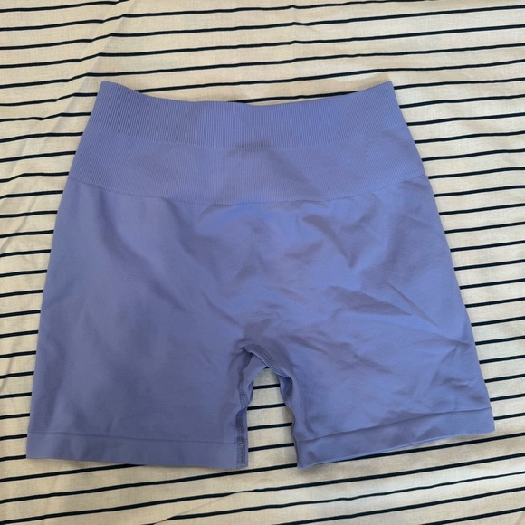AUROLA Dream Workout Shorts (Lilac) - Picture 2 of 2